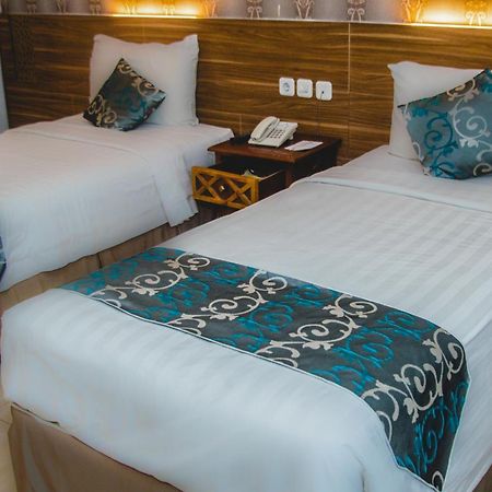 Grand Amira Hotel Solo, Azana Hotels Collection Exterior photo