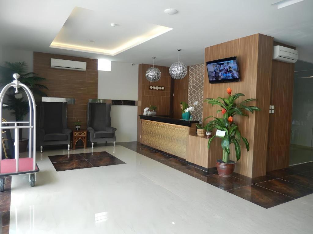 Grand Amira Hotel Solo, Azana Hotels Collection Exterior photo