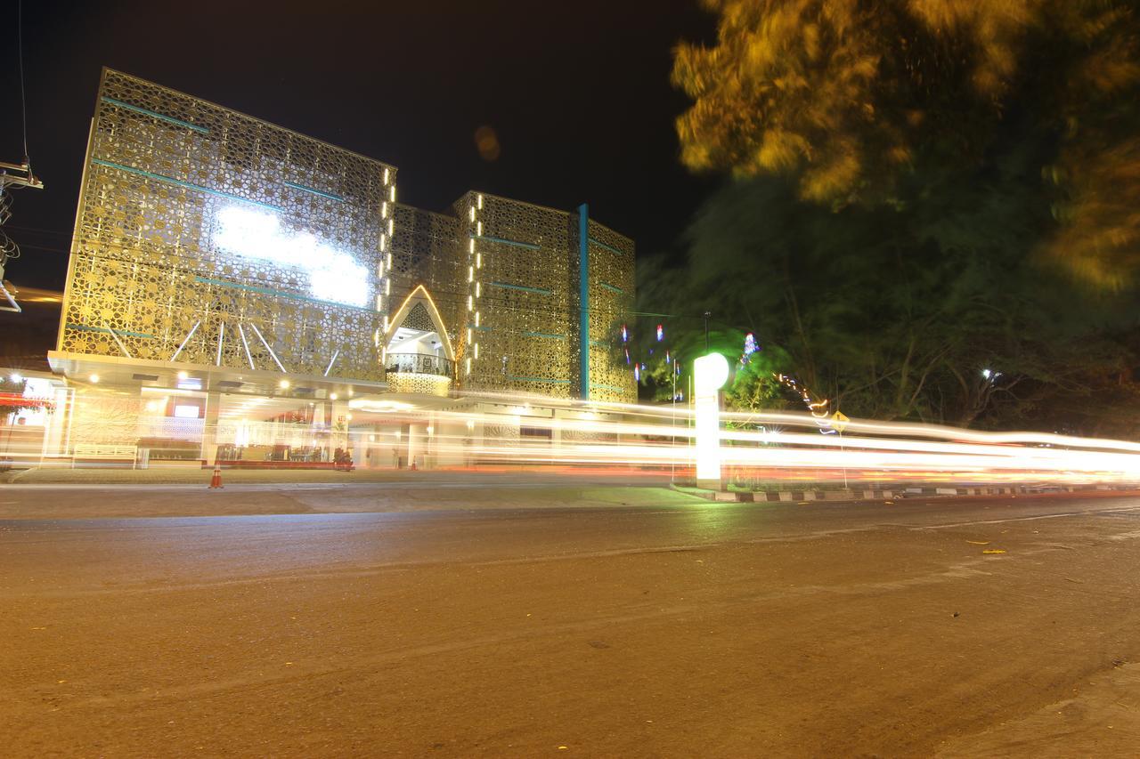 Grand Amira Hotel Solo, Azana Hotels Collection Exterior photo