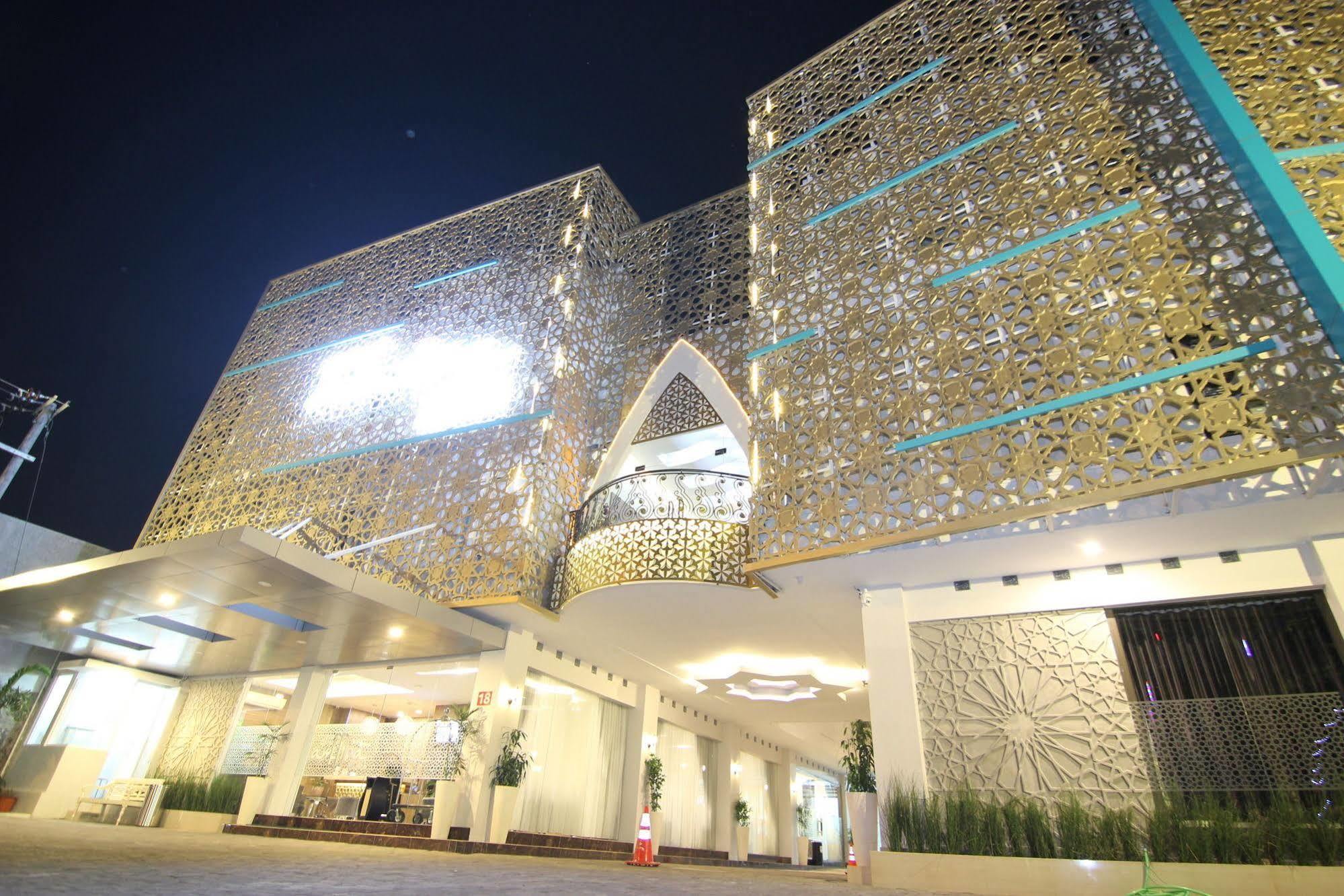 Grand Amira Hotel Solo, Azana Hotels Collection Exterior photo